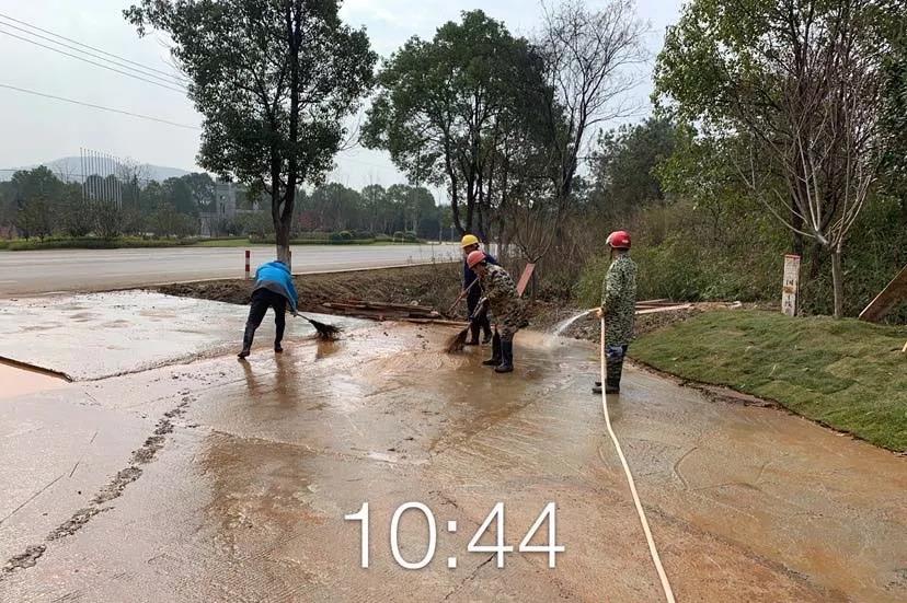 敬業(yè)福，送給新春堅(jiān)守崗位的人文人！